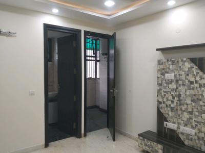 Bedroom Image of 1350 Sq.ft 3 BHK Builder Floor for rent in Paschim Vihar New Delhi for Rs. 45000
