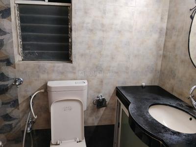 Bathroom Image of 2800 Sq.ft 4 BHK Apartment / Flat for rent in Parmar Garden, Wanwadi Pune for Rs. 60000