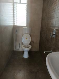 Common Bathroom Image of 750 Sq.ft 2 BHK Apartment / Flat for rent in Gagan Aviva, Kesnand Pune for Rs. 15000