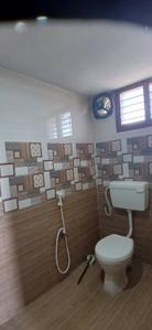 Bathroom Image of 600 Sq.ft 1 BHK Builder Floor for rent in Balaganapathy Nagar Thanjavur for Rs. 8500