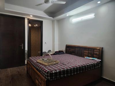 Bedroom Image of 1800 Sq.ft 3 BHK Builder Floor for rent in Freedom Fighters Enclave New Delhi for Rs. 55000
