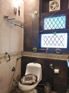 Bedroom One Image of 3300 Sq.ft 4 BHK Builder Floor for rent in DLF Phase 3 Gurgaon for Rs. 150000