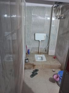 Bathroom Image of 450 Sq.ft 1 BHK Independent House for rent in Khagaul Patna for Rs. 6500