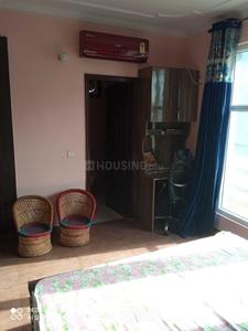 Bedroom Image of 1600 Sq.ft 3 BHK Apartment / Flat for sale in SVP Gulmohur Greens, Rajendra Nagar Ghaziabad for Rs. 13500000