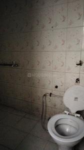 Bathroom Image of 625 Sq.ft 1 BHK Apartment / Flat for rent in Ganeshkhind Pune for Rs. 22000