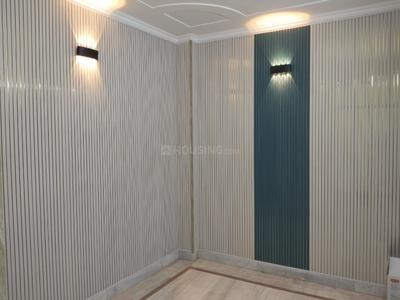Bathroom Image of 675 Sq.ft 3 BHK Independent House for sale in Laxmi Nagar New Delhi for Rs. 5800000