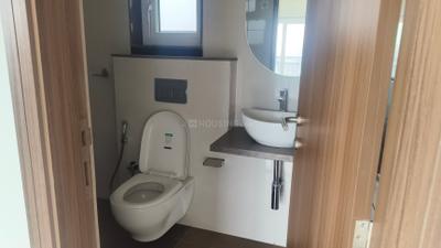 Image of 786 Sq.ft 2 BHK Apartment / Flat for rent in Shapoorji Pallonji BKC 28, Bandra East, Mumbai for Rs. 110000
