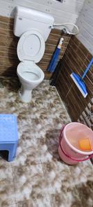 Bathroom Image of 720 Sq.ft 2 BHK Apartment / Flat for sale in Kondhwa Pune for Rs. 2650000