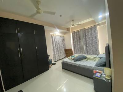 Bedroom Image of 1380 Sq.ft 2.5 BHK Apartment / Flat for sale in Mahagun Mirabella, Sector 79 Noida for Rs. 18200000