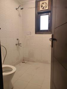 Common Bathroom Image of 900 Sq.ft 2 BHK Builder Floor for rent in Freedom Fighters Enclave New Delhi for Rs. 30000
