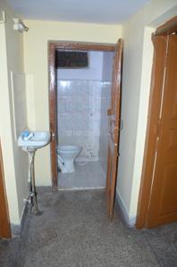 Bathroom Image of 1500 Sq.ft 3 BHK Apartment / Flat for rent in Cooperative Colony Bokaro for Rs. 15000