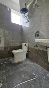 Bathroom Image of 1000 Sq.ft 1 BHK Apartment / Flat for rent in Bilekahalli Bengaluru for Rs. 29000
