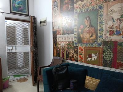 Living Room Image of 750 Sq.ft 2 BHK Apartment / Flat for rent in CGHS Rail Vihar, Sector 15 Gurgaon for Rs. 35000