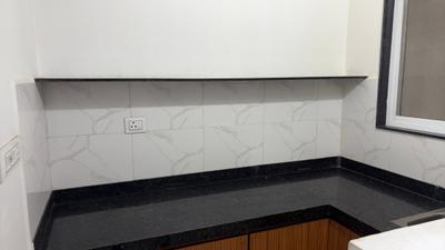 Kitchen Image of 650 Sq.ft 1 BHK Apartment / Flat for rent in Scheme No 114 Indore for Rs. 18000
