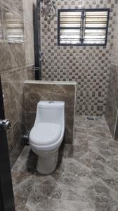 Bathroom Image of 5000 Sq.ft 5 BHK Independent House for rent in Jubilee Hills Hyderabad for Rs. 275000