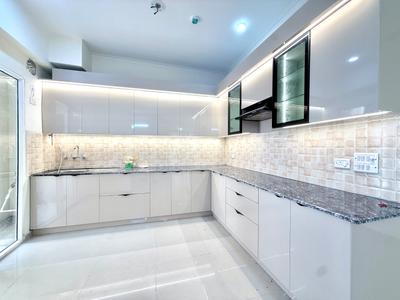 Kitchen Image of 2130 Sq.ft 4 BHK Apartment / Flat for rent in Amrapali Verona Heights, Noida Extension Greater Noida for Rs. 34950