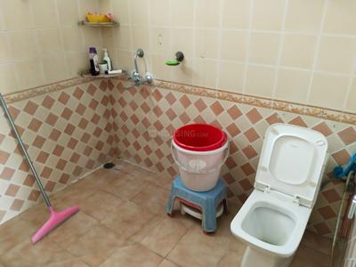 Bathroom Image of 1660 Sq.ft 3 BHK Apartment / Flat for sale in Assotech Golf Vista Apartments, Alpha II Greater Noida for Rs. 17500000