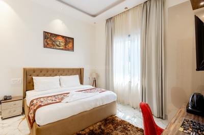 Bedroom Image of 7500 Sq.ft 6 BHK Villa for rent in The Antriksh Golf Links, Noida Extension Greater Noida for Rs. 550000