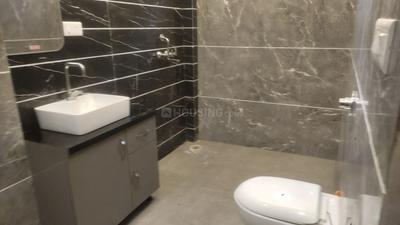 Bathroom Image of 1500 Sq.ft 2 BHK Builder Floor for rent in Ranjit Avenue Amritsar for Rs. 21000