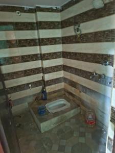 Bathroom Image of 600 Sq.ft 2 BHK Independent House for rent in Razapur Khurd New Delhi for Rs. 7500