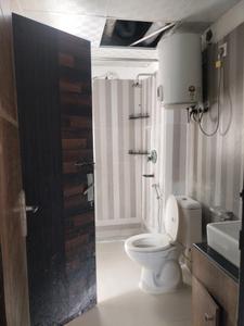 Common Bathroom Image of 1835 Sq.ft 3 BHK Apartment / Flat for sale in Amrapali Silicon City, Sector 76 Noida for Rs. 19500000