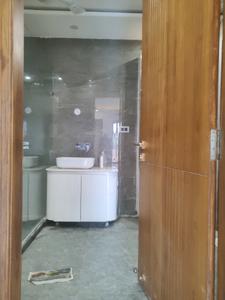 Common Bathroom Image of 3150 Sq.ft 4 BHK Builder Floor for sale in BPTP Parklands Pride , Sector 85 Faridabad for Rs. 30500000