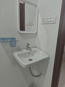 Bathroom Image of 680 Sq.ft 1 BHK Apartment / Flat for rent in Kondapur Hyderabad for Rs. 25500