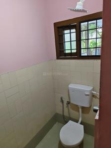 Bathroom Image of 3100 Sq.ft 4 BHK Independent House for rent in Thrippunithura Kochi for Rs. 25000