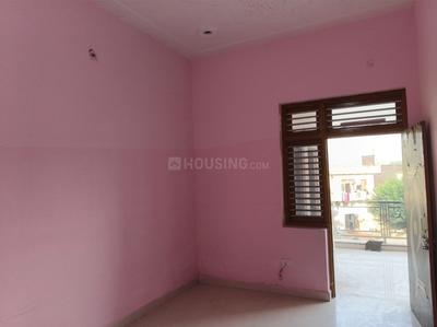 Bedroom Image of 1600 Sq.ft 2 BHK Builder Floor for rent in Krishna Nagar Mathura for Rs. 9500