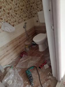 Bathroom Image of 650 Sq.ft 2 BHK Independent House for rent in Sithalapakkam Chennai for Rs. 16000