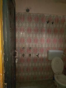 Bathroom Image of 1001 Sq.ft 2 BHK Independent House for rent in Vrindavan Yojana Lucknow for Rs. 10000