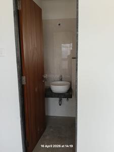 Bathroom Image of 1050 Sq.ft 2 BHK Apartment / Flat for sale in ARV Regalia, Mohammed Wadi Pune for Rs. 6100000