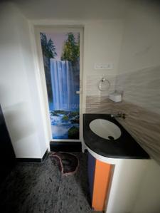 Bathroom Image of 831 Sq.ft 2 BHK Apartment / Flat for rent in Thoraipakkam Chennai for Rs. 30000