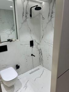Bathroom Image of 1900 Sq.ft 3 BHK Apartment / Flat for sale in Godrej Eternal Palms, Sanpada Navi Mumbai for Rs. 39900000