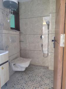 Common Bathroom Image of 1650 Sq.ft 3 BHK Apartment / Flat for rent in Said-Ul-Ajaib New Delhi for Rs. 35000