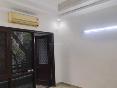 Bedroom Image of 1300 Sq.ft 2 BHK Builder Floor for rent in Green Park Extension New Delhi for Rs. 60000