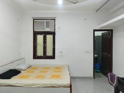 Bedroom Image of 300 Sq.ft 1 RK Builder Floor for rent in Munirka New Delhi for Rs. 16000