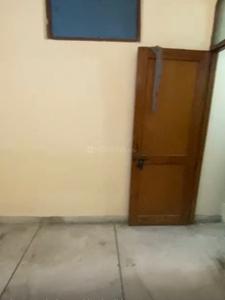 Bedroom Image of 810 Sq.ft 2 BHK Builder Floor for rent in Mukherjee Nagar New Delhi for Rs. 21000