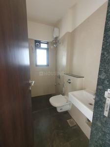 Bathroom Image of 1060 Sq.ft 3 BHK Apartment / Flat for rent in Runwal Sanctuary, Mulund West Mumbai for Rs. 85000