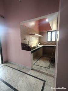 Kitchen Image of 1000 Sq.ft 2 BHK Builder Floor for rent in Vikas Nagar Lucknow for Rs. 16000