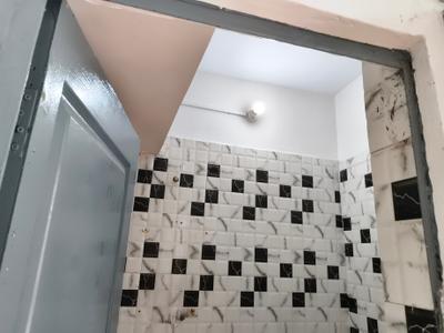 Bathroom Image of 650 Sq.ft 1 BHK Apartment / Flat for sale in Indirapuram Ghaziabad for Rs. 3600000