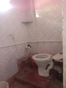 Common Bathroom Image of 600 Sq.ft 2 BHK Apartment / Flat for sale in South Dum Dum Kolkata for Rs. 2000000