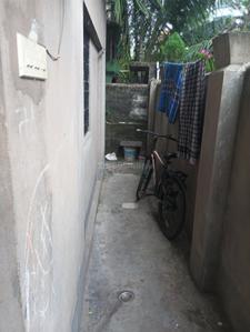 Balcony Image of 200 Sq.ft 1 RK Independent House for rent in Phool Bagan Kolkata for Rs. 6000