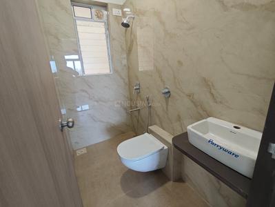 Bathroom Image of 775 Sq.ft 2 BHK Apartment / Flat for sale in Vile Parle West Mumbai for Rs. 28000000