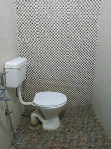 Common Bathroom Image of 560 Sq.ft 1 BHK Apartment / Flat for rent in Yousufguda Hyderabad for Rs. 12300