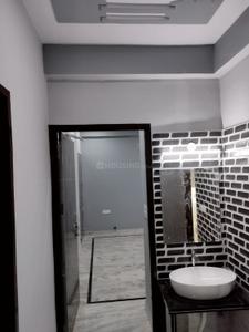 Bathroom Image of 850 Sq.ft 1 BHK Builder Floor for rent in Mansarovar Jaipur for Rs. 15500