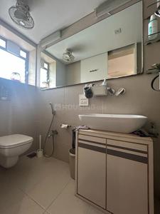 Bathroom Image of 750 Sq.ft 1 BHK Apartment / Flat for rent in Cuffe Parade Mumbai for Rs. 150000