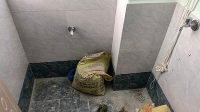Bathroom Image of 700 Sq.ft 1 BHK Apartment / Flat for rent in Kondapur Hyderabad for Rs. 17000