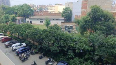 Image of 1505 Sq.ft 3 BHK Apartment / Flat for sale in Mahagun Mascot, Crossings Republik, Ghaziabad for Rs. 12000000