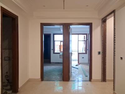Living Room Image of 1600 Sq.ft 3 BHK Apartment / Flat for sale in Sector 73 Noida for Rs. 5400000